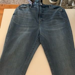 Good American Jeans - NWOT - Good American good waist jeans Good American Jeans - NWOT - Good American good waist jeans